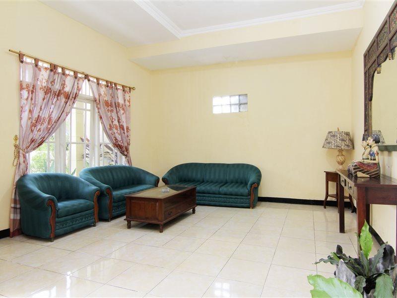 Отель Jj House Gejayan Kejayan Экстерьер фото