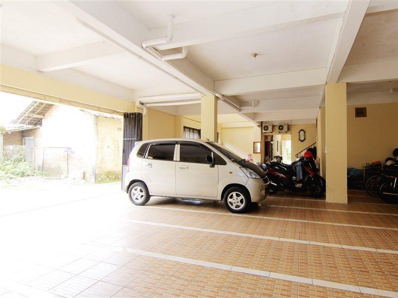 Отель Jj House Gejayan Kejayan Экстерьер фото