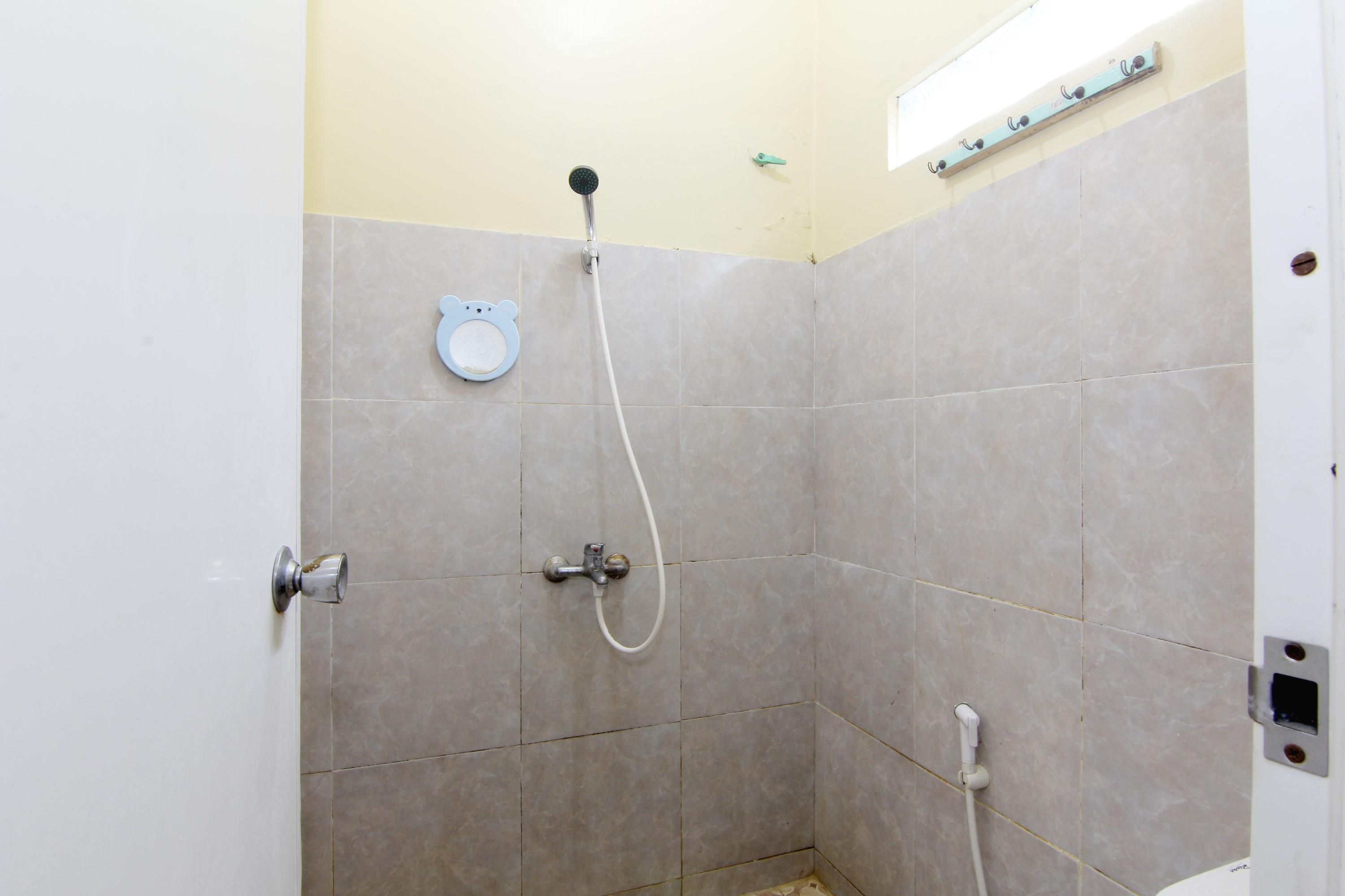 Отель Jj House Gejayan Kejayan Экстерьер фото