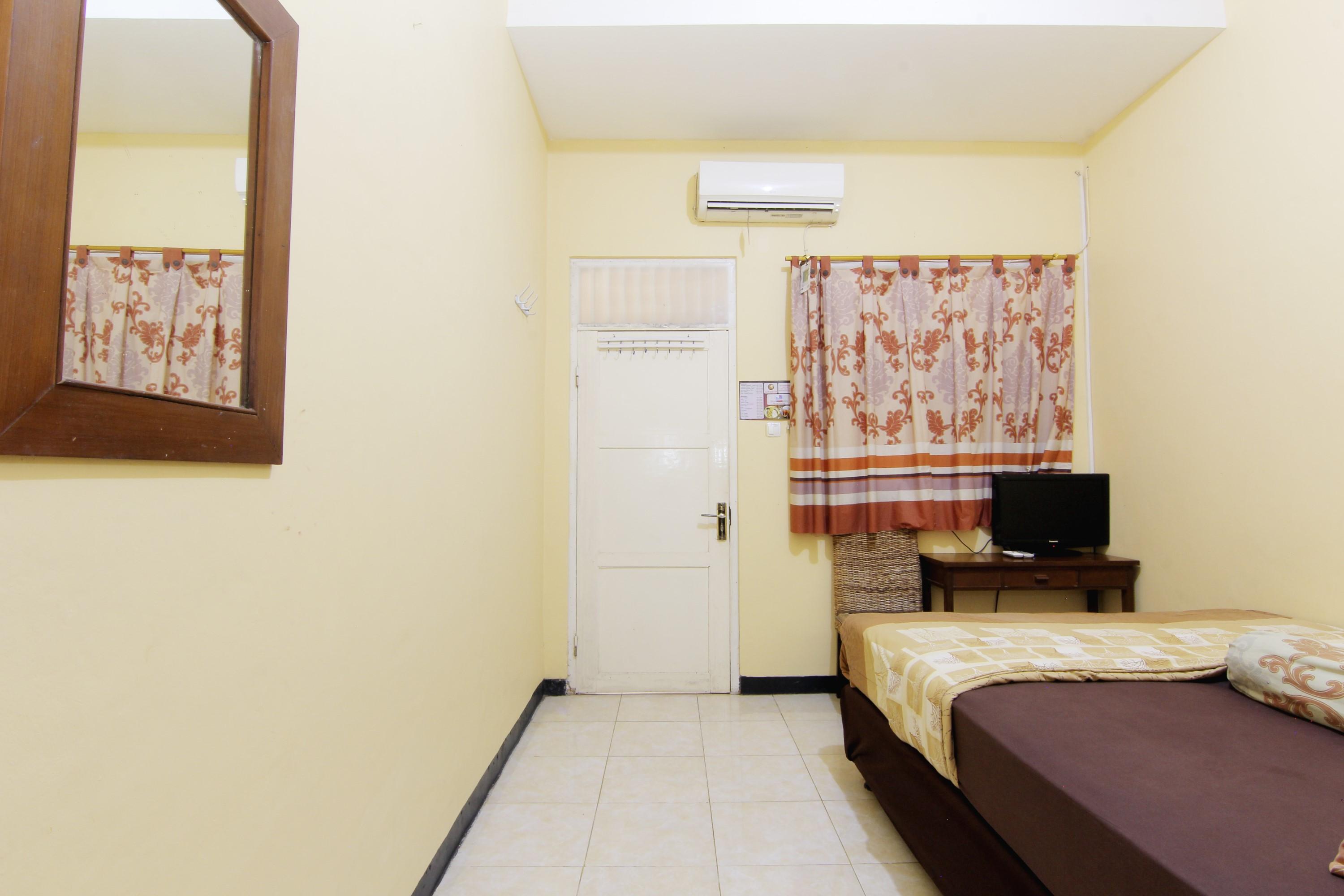 Отель Jj House Gejayan Kejayan Экстерьер фото