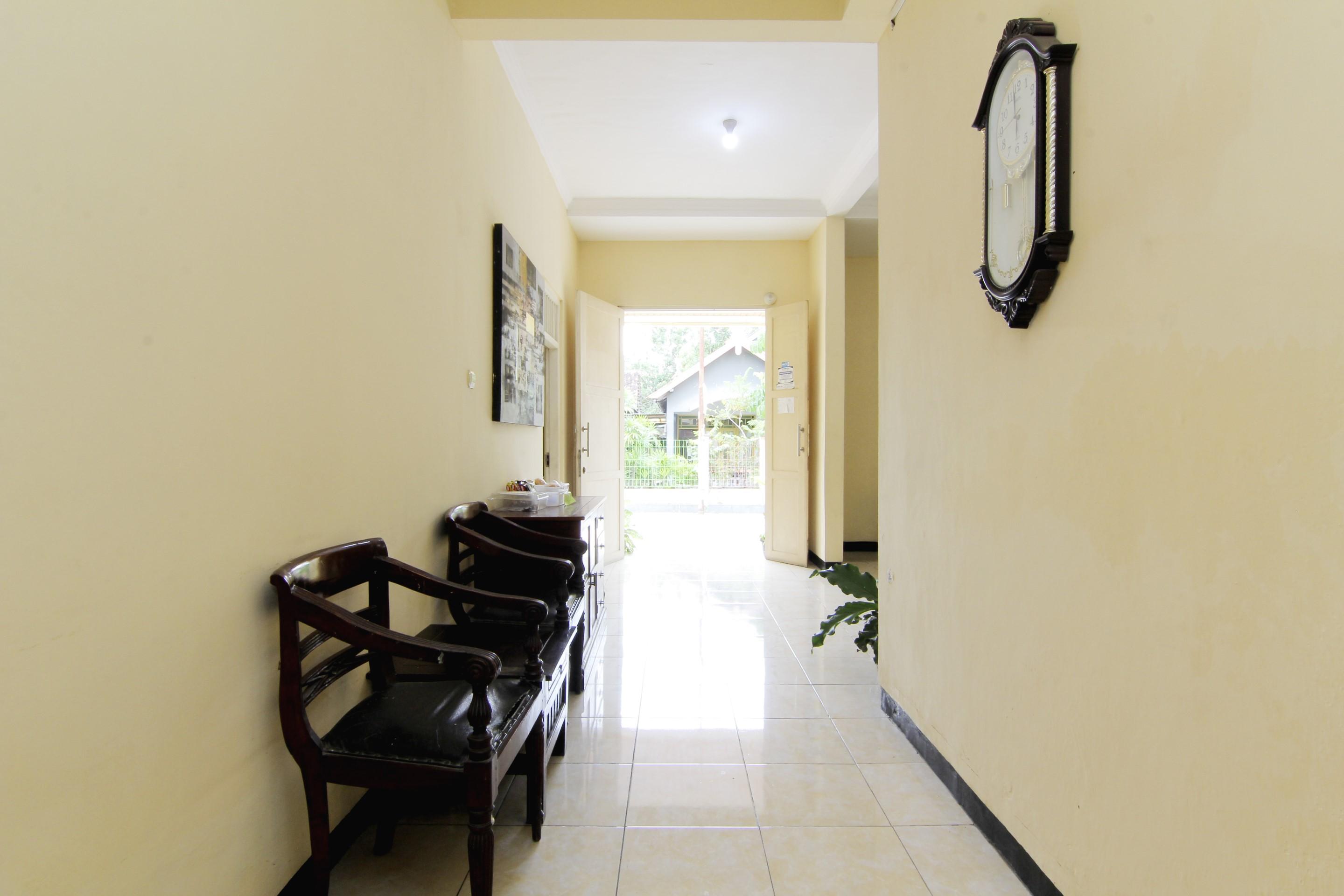 Отель Jj House Gejayan Kejayan Экстерьер фото