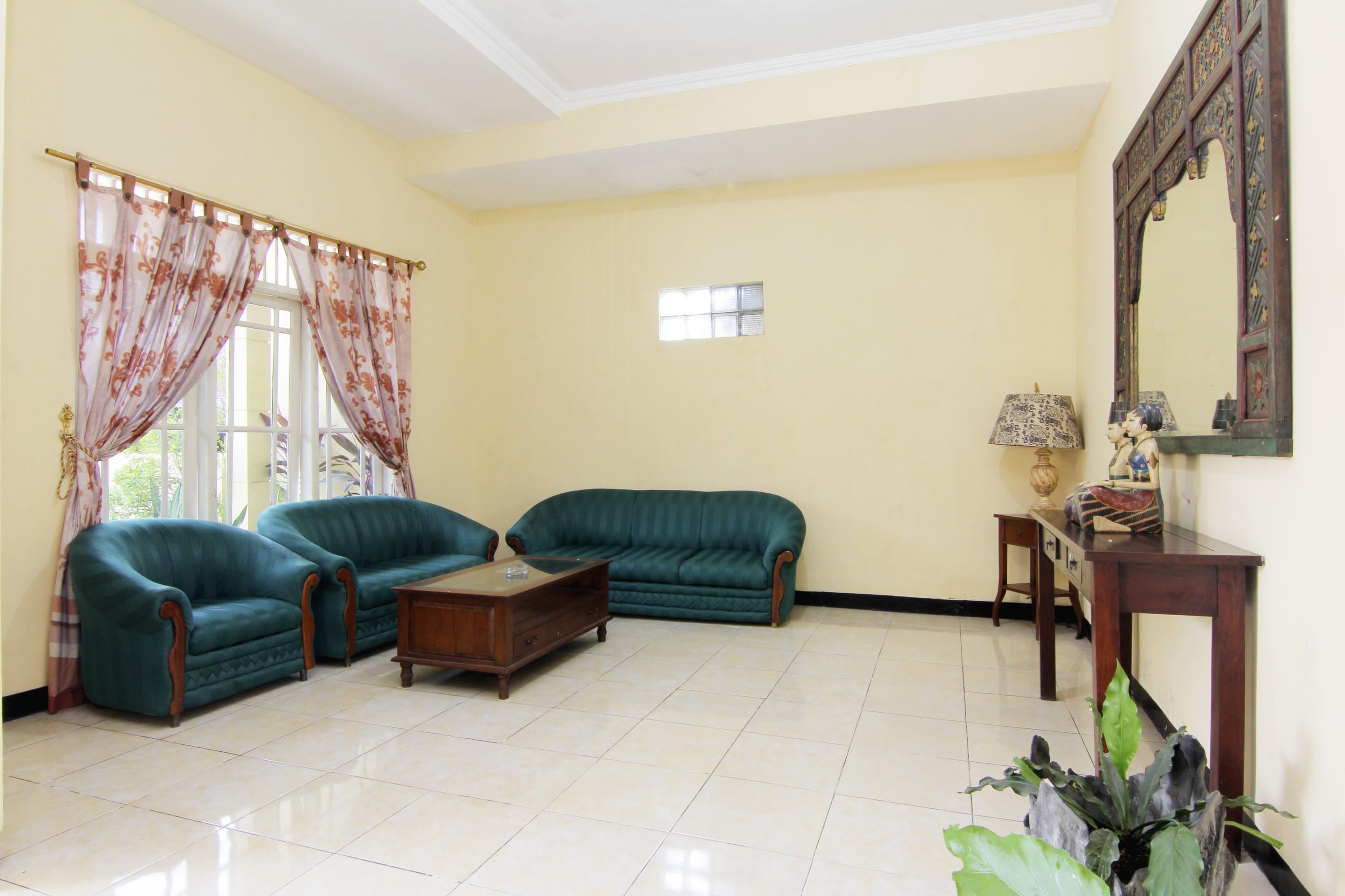 Отель Jj House Gejayan Kejayan Экстерьер фото