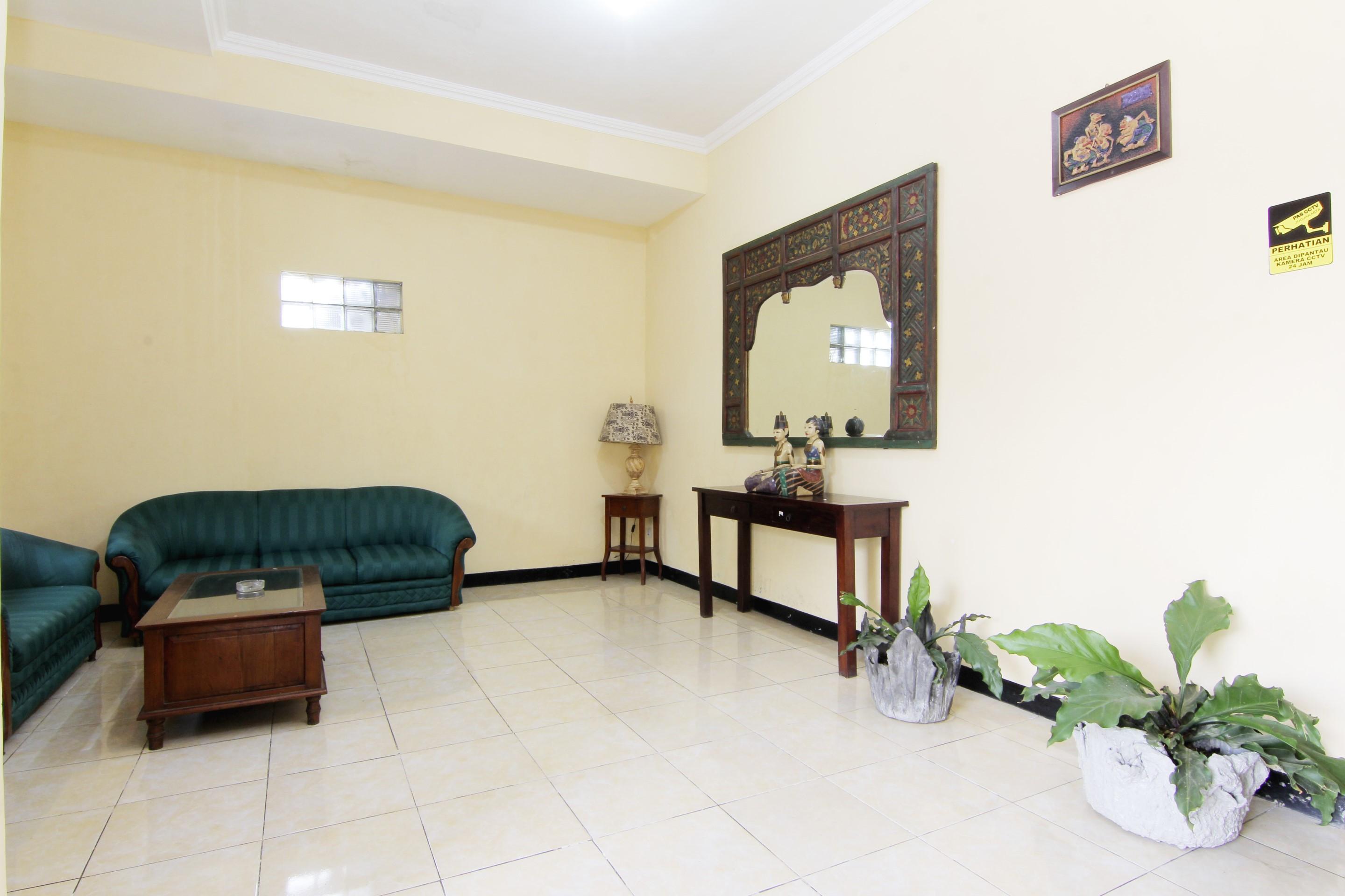 Отель Jj House Gejayan Kejayan Экстерьер фото