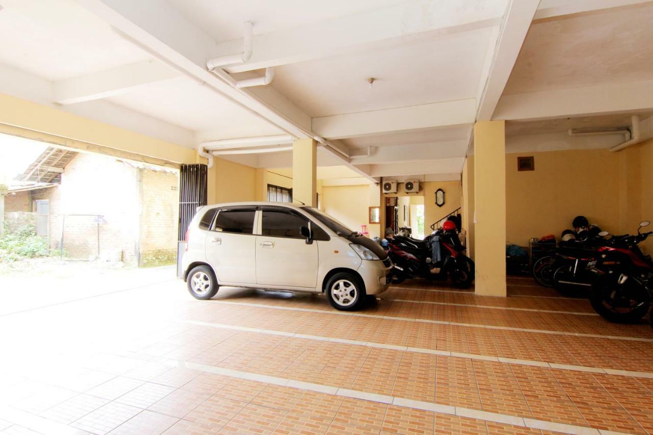 Отель Jj House Gejayan Kejayan Экстерьер фото