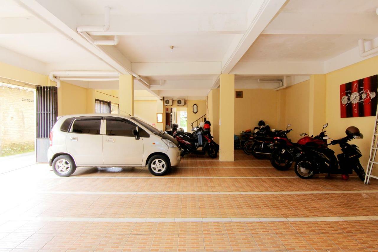 Отель Jj House Gejayan Kejayan Экстерьер фото